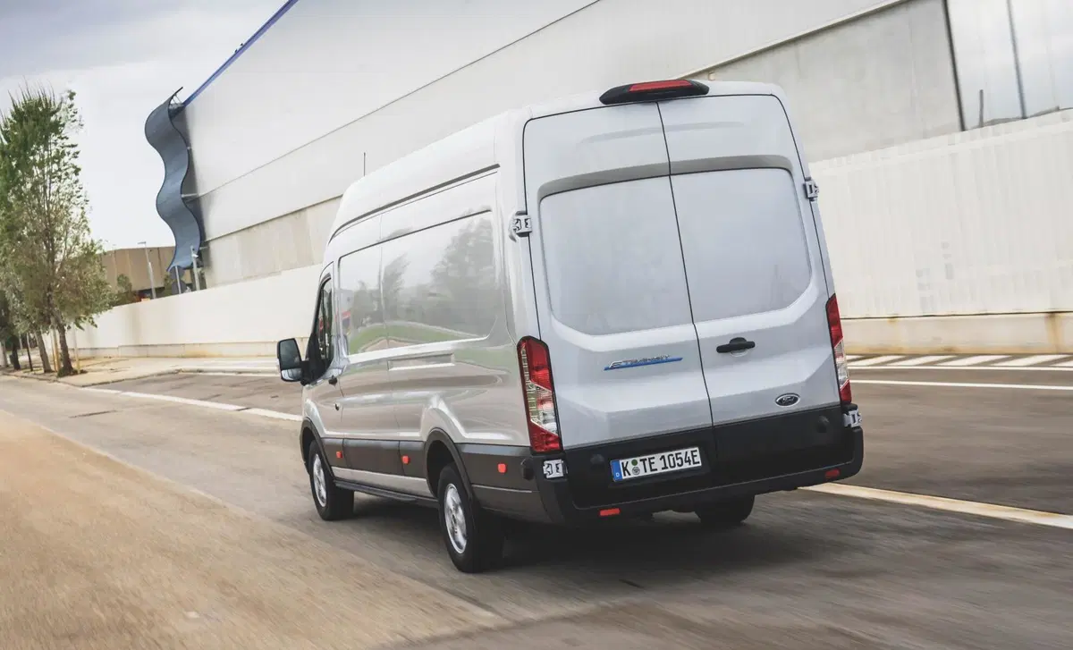 Ford E-Transit Furgone 390 Batteria 68kWh 269CV PL-TM-DC Furgone Trend (5)