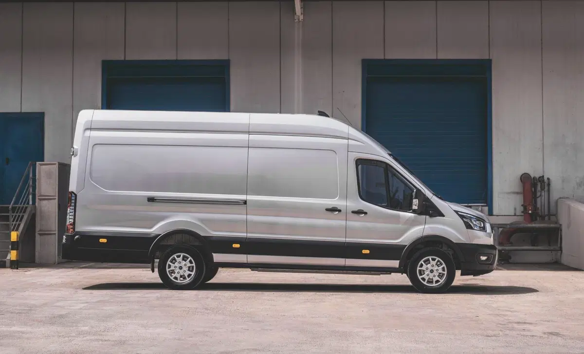 Ford E-Transit Furgone 390 Batteria 68kWh 269CV PL-TM-DC Furgone Trend (2)