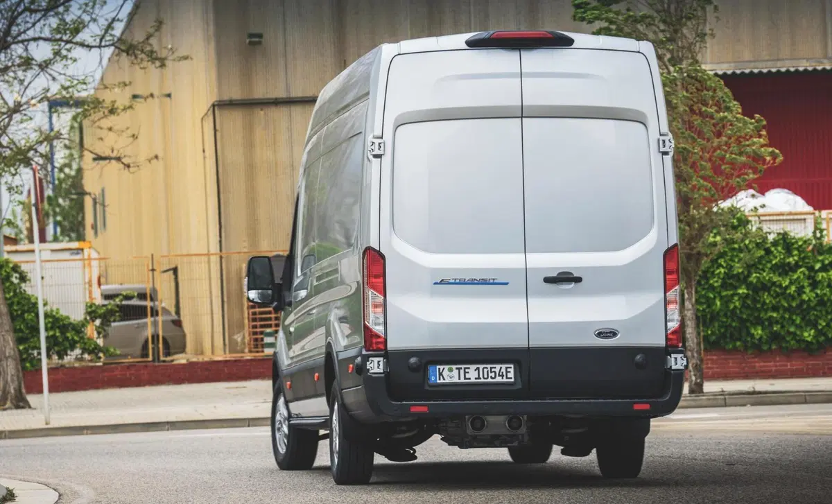 Ford E-Transit Furgone 390 Batteria 68kWh 269CV PL-TM-DC Furgone Trend (4)