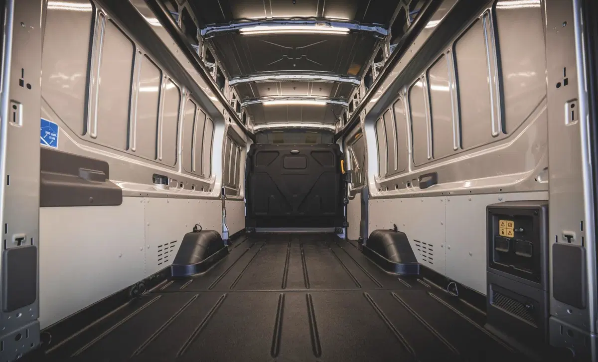 Ford E-Transit Furgone 390 Batteria 68kWh 269CV PL-TM-DC Furgone Trend (11)
