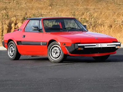 La Fiat X1/9 compie 50 anni, la sua &egrave; quasi una spy-story 