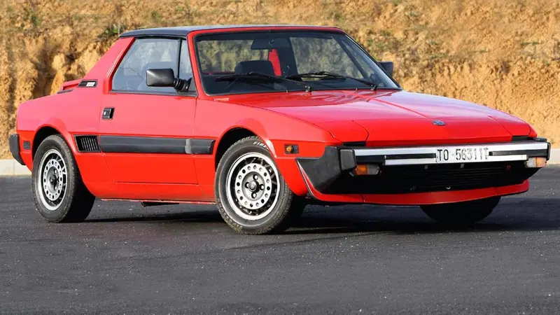 La Fiat X1/9 compie 50 anni, la sua &egrave; quasi una spy-story 