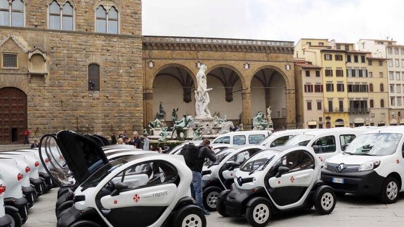 Firenze raddoppia gli incentivi statali: si arriva a 15 mila euro per le auto elettriche