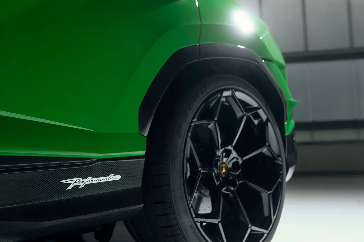 Lamborghini Urus Performante: ecco la nuova super suv 2023 più potente che mai (3)