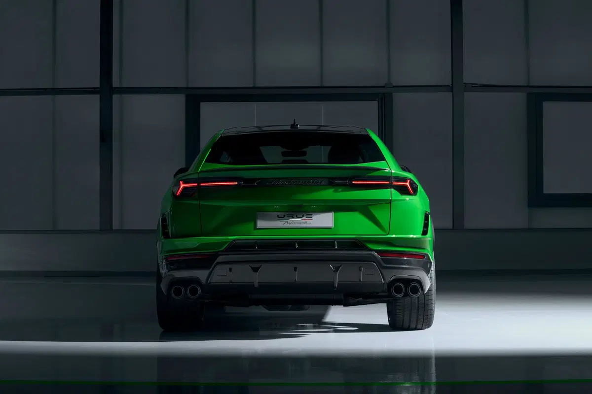 Lamborghini Urus Performante: ecco la nuova super suv 2023 più potente che mai (5)