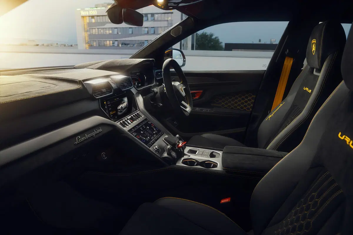 Lamborghini Urus Performante: ecco la nuova super suv 2023 più potente che mai (6)
