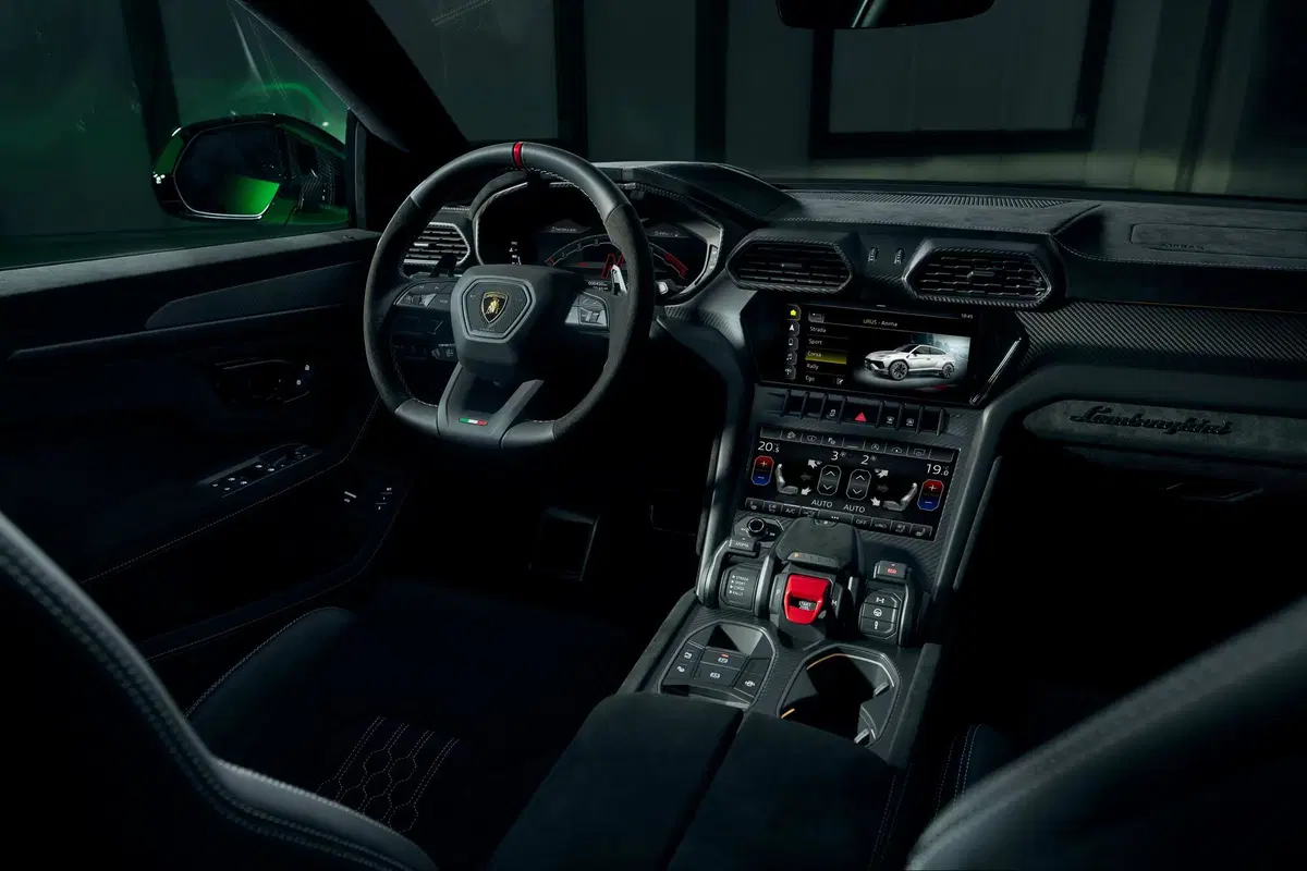 Lamborghini Urus Performante: ecco la nuova super suv 2023 più potente che mai (19)