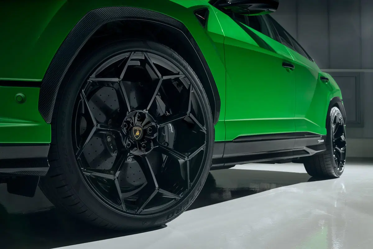 Lamborghini Urus Performante: ecco la nuova super suv 2023 più potente che mai (20)