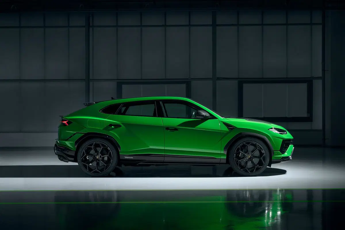 Lamborghini Urus Performante: ecco la nuova super suv 2023 più potente che mai (25)