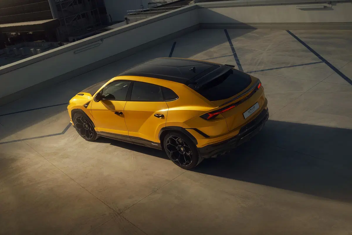 Lamborghini Urus Performante: ecco la nuova super suv 2023 più potente che mai (33)