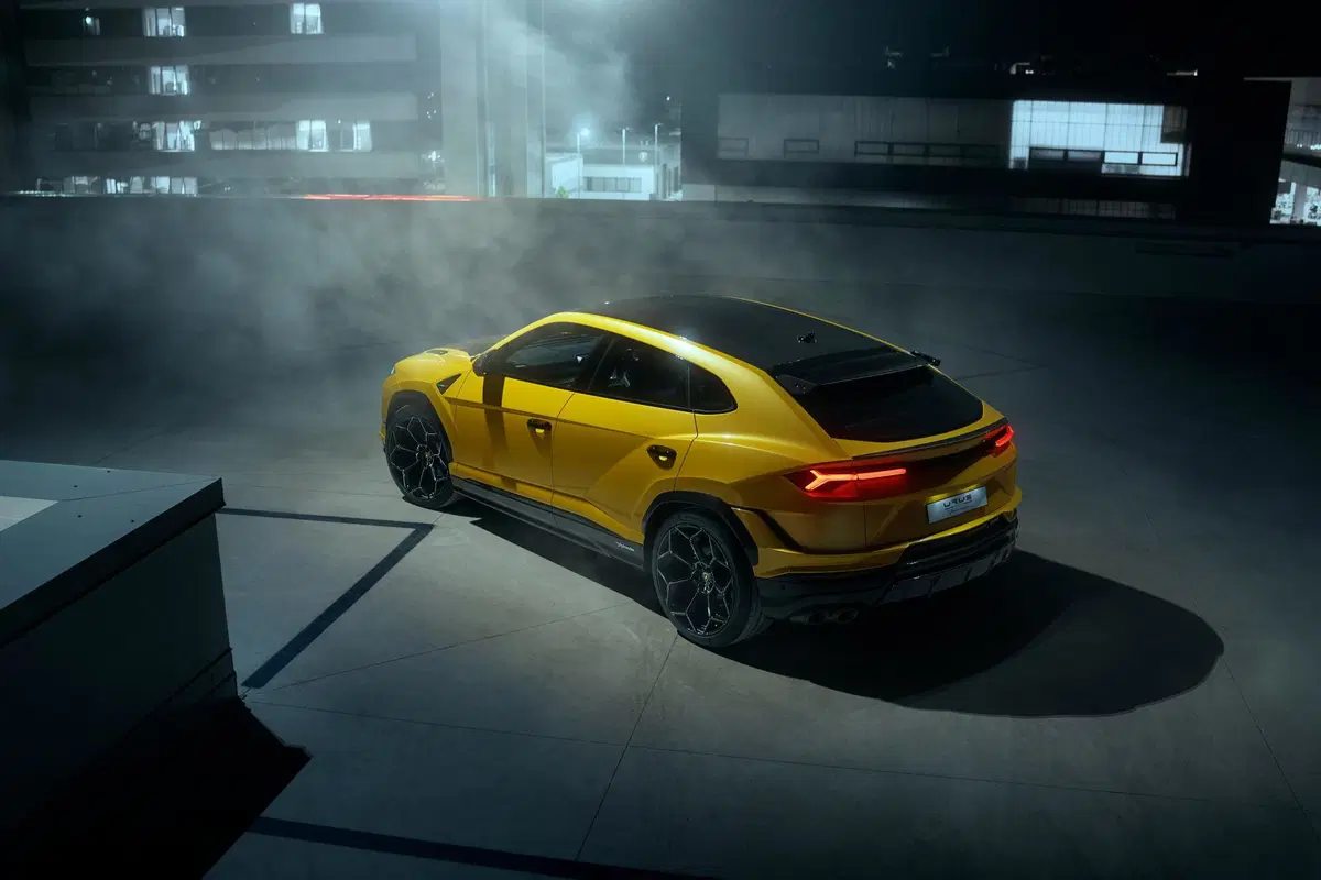 Lamborghini Urus Performante: ecco la nuova super suv 2023 più potente che mai (35)