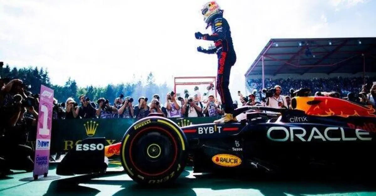Formula 1, Verstappen: "La macchina andava sui binari"
