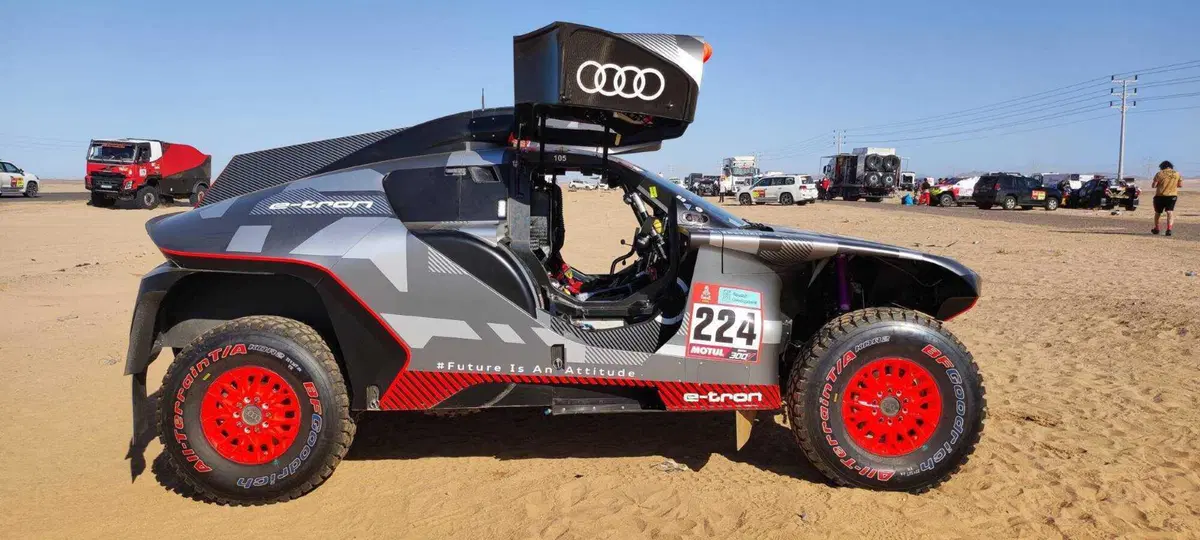 Dakar. Audi lancia l’Astronave RS Q e-tron E2 (18)