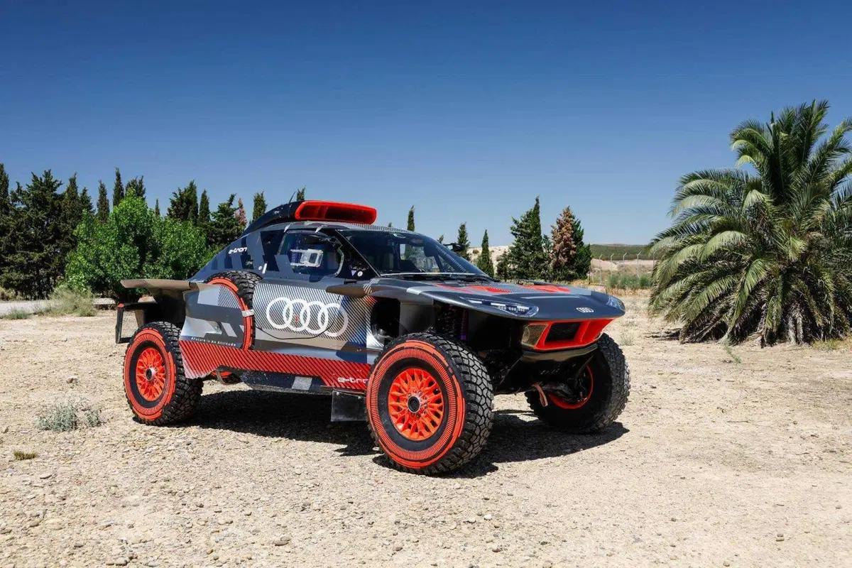 Dakar. Audi lancia l’Astronave RS Q e-tron E2 (11)