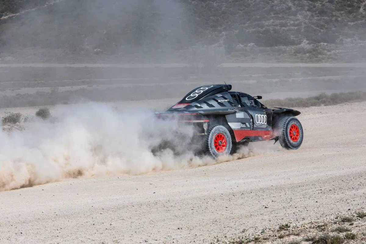 Dakar. Audi lancia l’Astronave RS Q e-tron E2 (8)