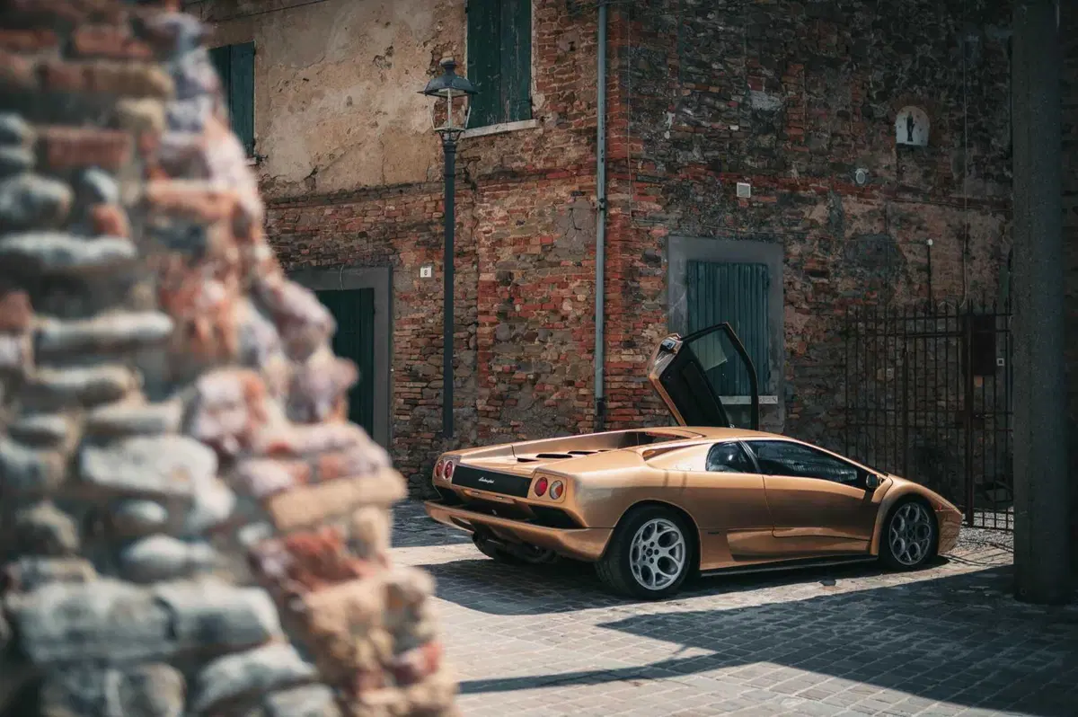 Lamborghini Diablo, l'erede della Countach: il primo V12 "4x4" (8)