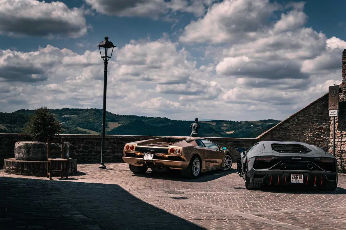 Lamborghini Diablo, l'erede della Countach: il primo V12 "4x4" (10)