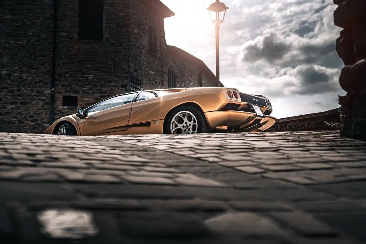 Lamborghini Diablo, l'erede della Countach: il primo V12 "4x4" (15)