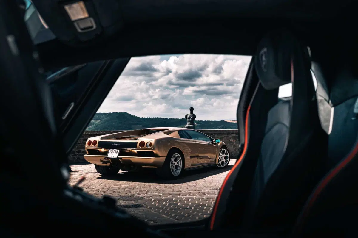 Lamborghini Diablo, l'erede della Countach: il primo V12 "4x4" (17)