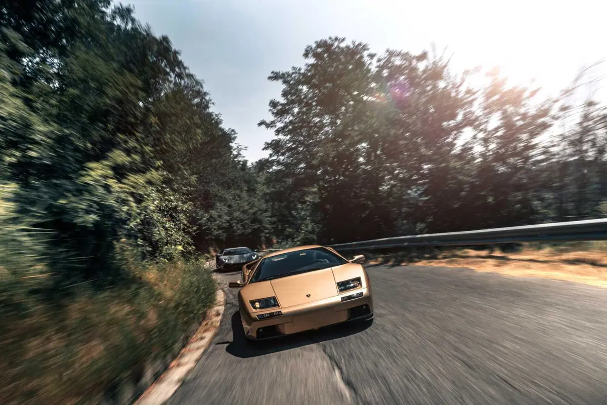 Lamborghini Diablo, l'erede della Countach: il primo V12 "4x4" (19)