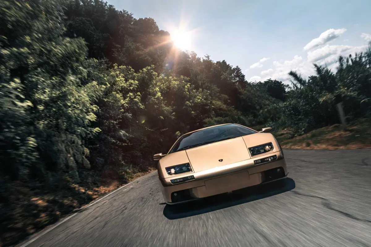 Lamborghini Diablo, l'erede della Countach: il primo V12 "4x4" (21)