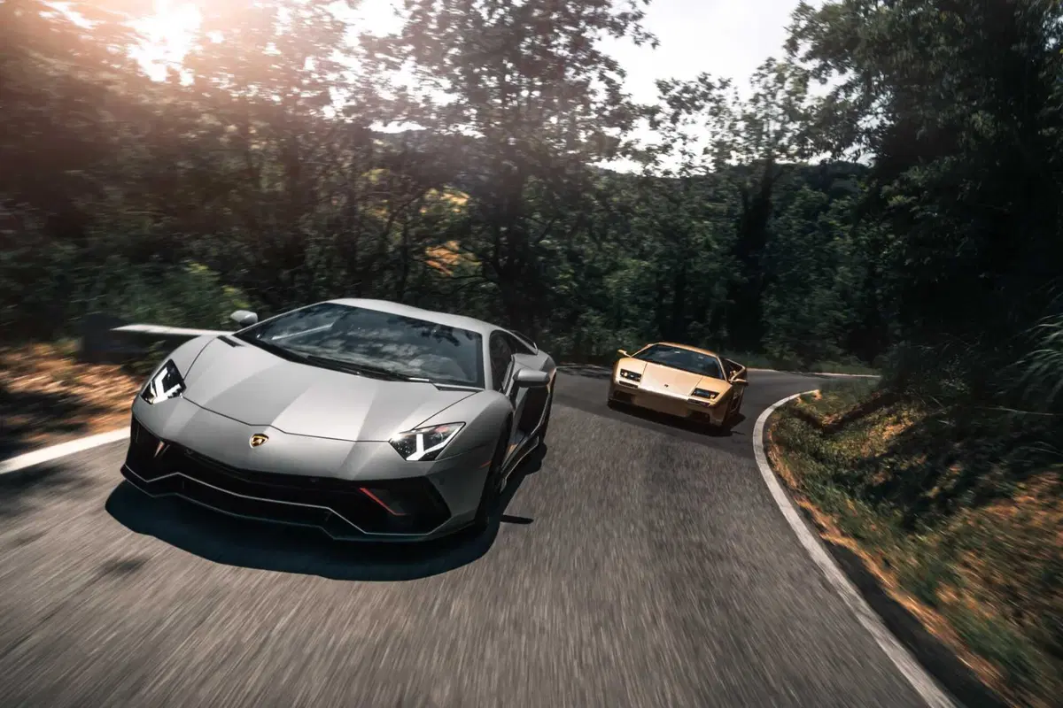 Lamborghini Diablo, l'erede della Countach: il primo V12 "4x4" (23)