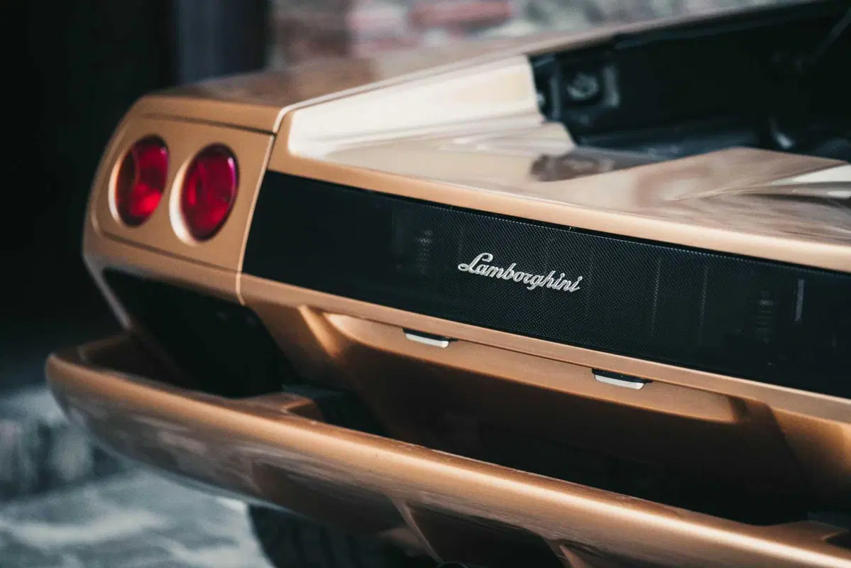 Lamborghini Diablo, l'erede della Countach: il primo V12 "4x4" (26)