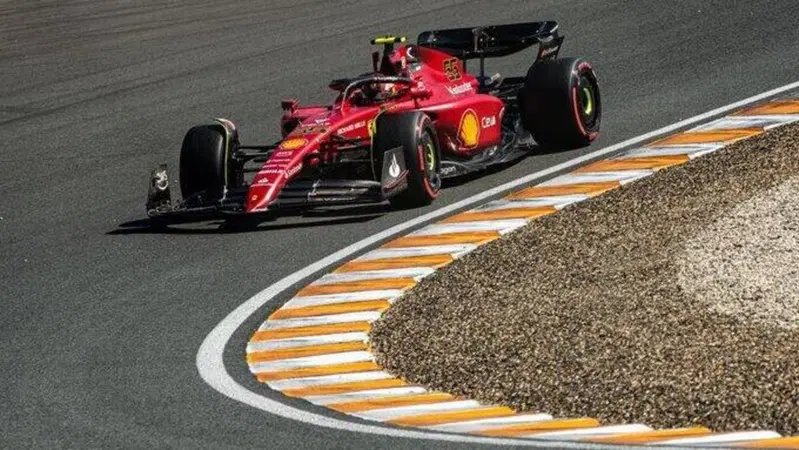 Formula 1, Sainz "Mi &egrave; mancato un decimo per poter battere Max e Charles"