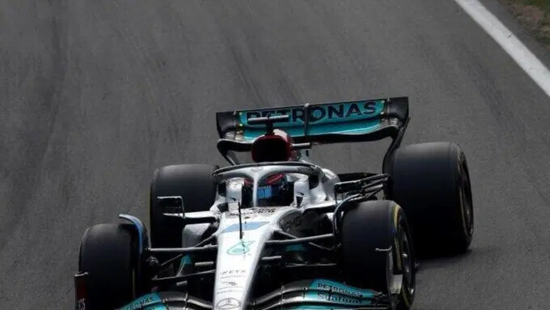 Formula 1, Russell: "Con Lewis &egrave; stata una bella battaglia"