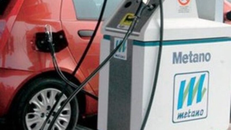 Metano per auto a 5,25 euro al kg: signori, si chiude