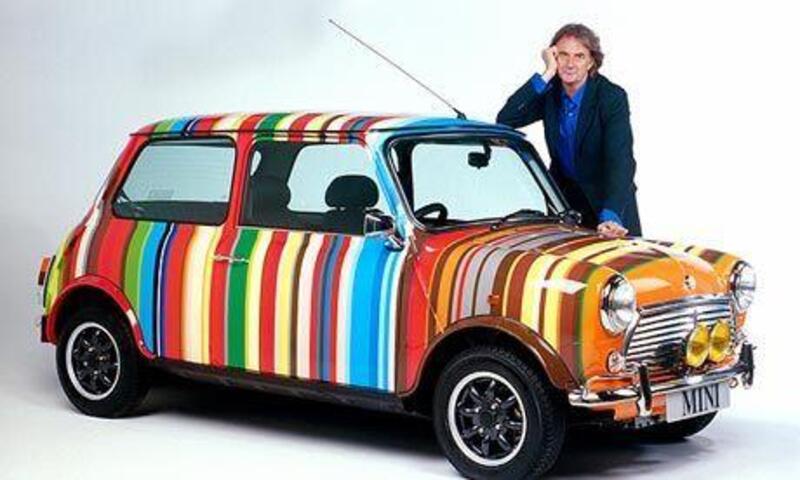 La Mini multicolor originale del designer Paul Smith