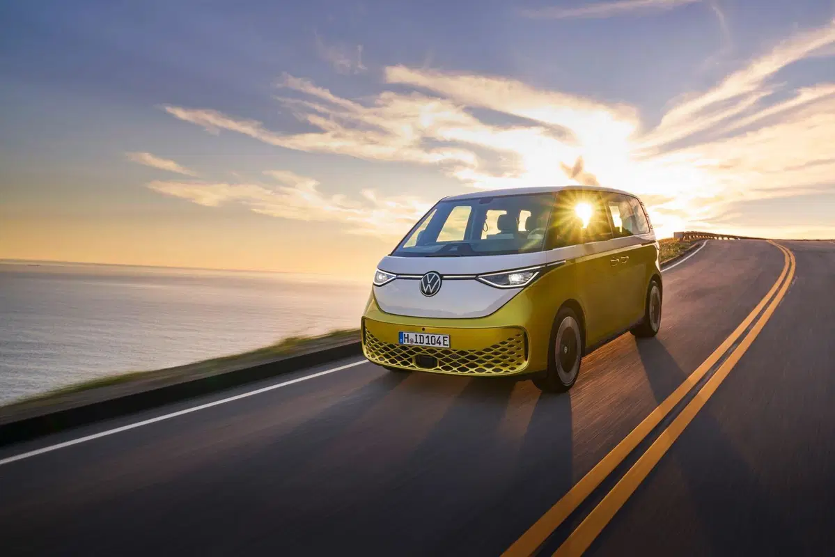 Volkswagen ID.Buzz: si parte da 66.000 euro, la MEB più cara