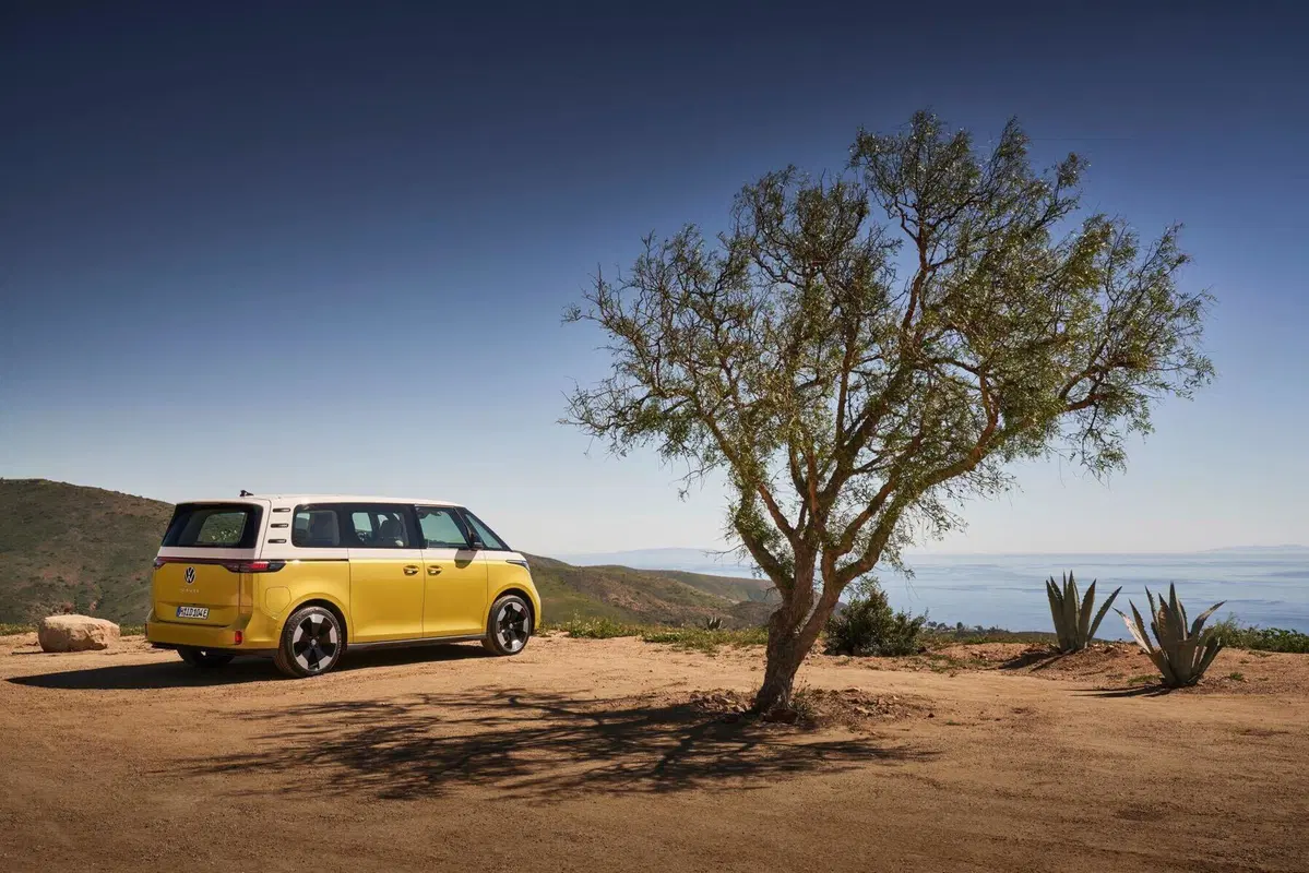 Volkswagen ID.Buzz: si parte da 66.000 euro, la MEB più cara (14)