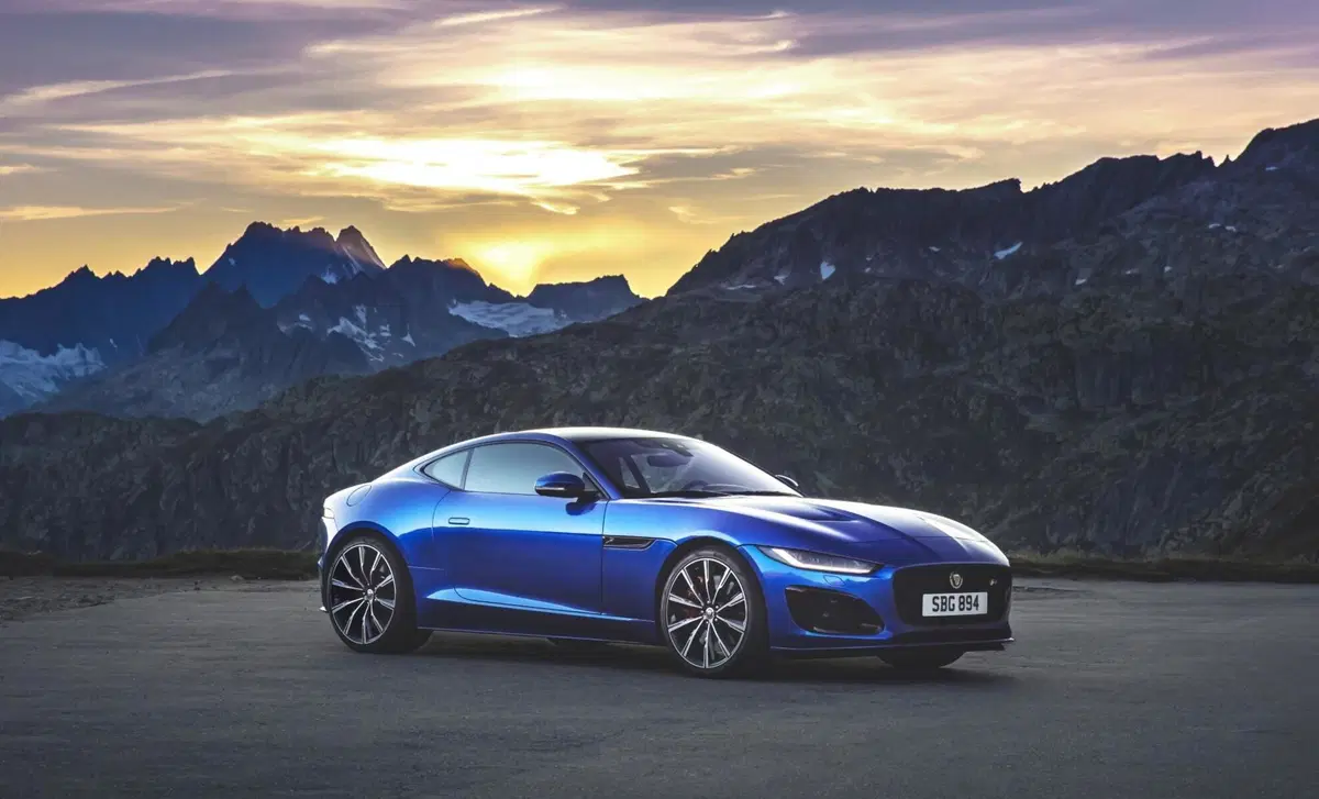 Jaguar F-Type Coupé Coupe 2.0 i4 R-Dynamic rwd 300cv auto