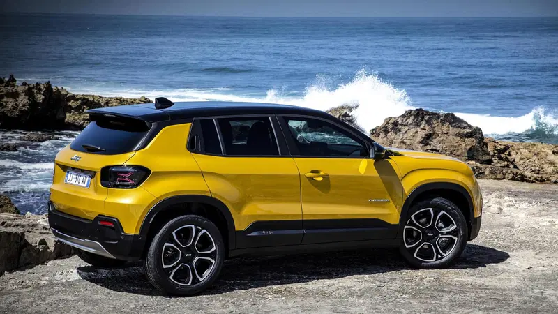 Nuova Jeep Avenger 2023: elettrica e ibrida, perfetta in citt&agrave; [VIDEO]