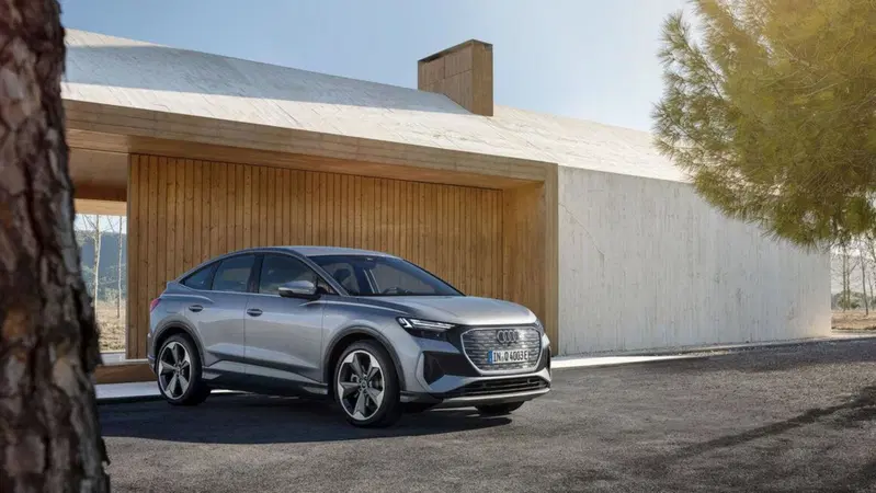 Audi Q4 e-tron: sale l'autonomia elettrica a 540 km e arrivano le funzioni "in affitto"