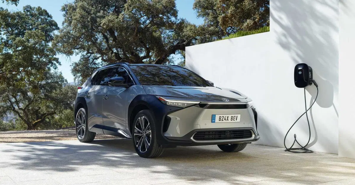 Toyota, Honda e Nissan nel mirino di Greenpeace: non credono nell'elettrico