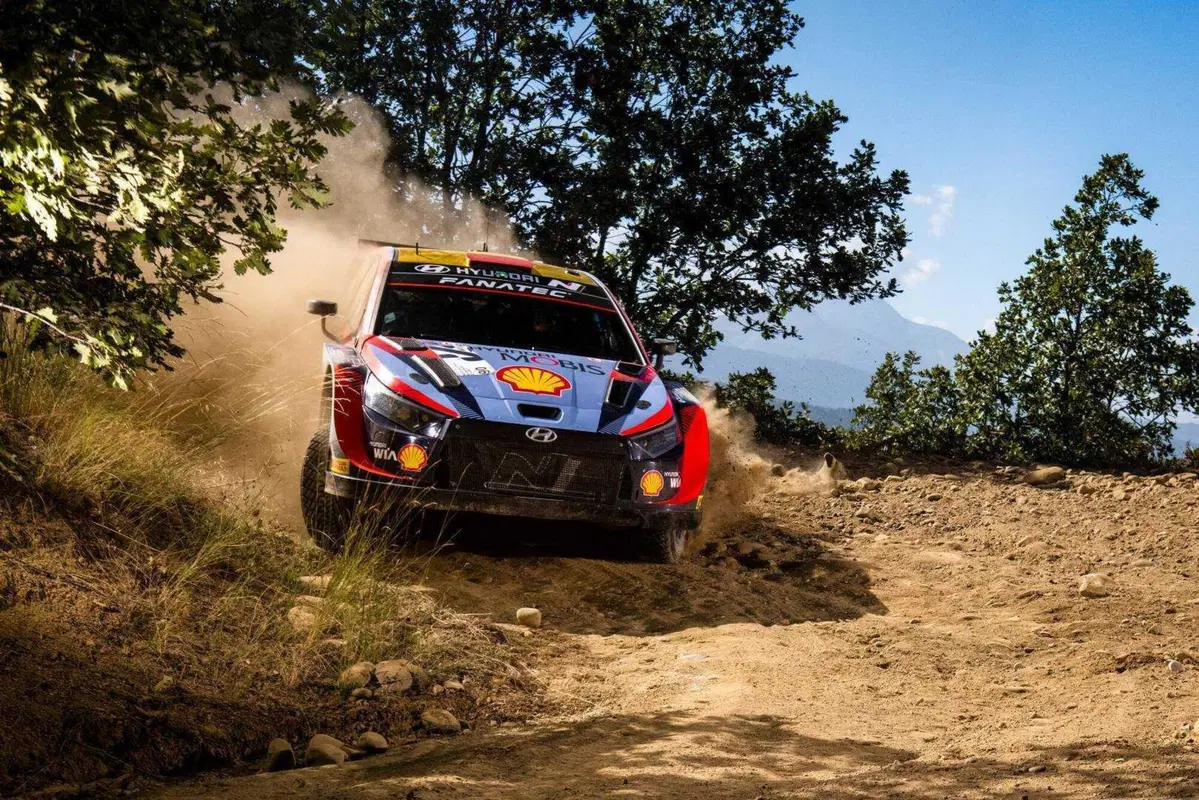 WRC22. Acropolis Grecia. D2. Loeb Out, Tripletta Hyundai, Neuville in Testa (13)