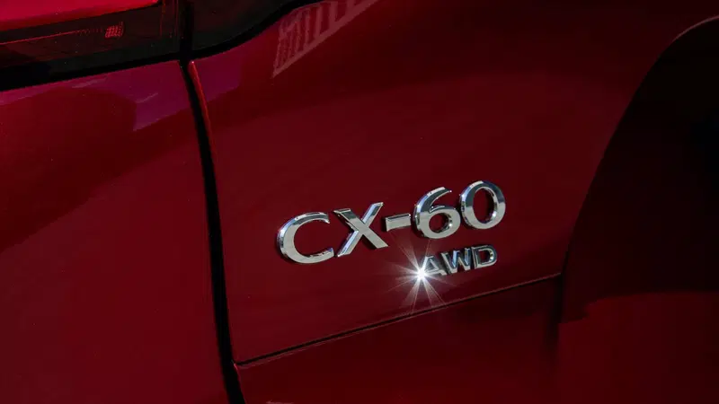 Mazda CX-60: sempre controcorrente (ma a corrente) [VIDEO]