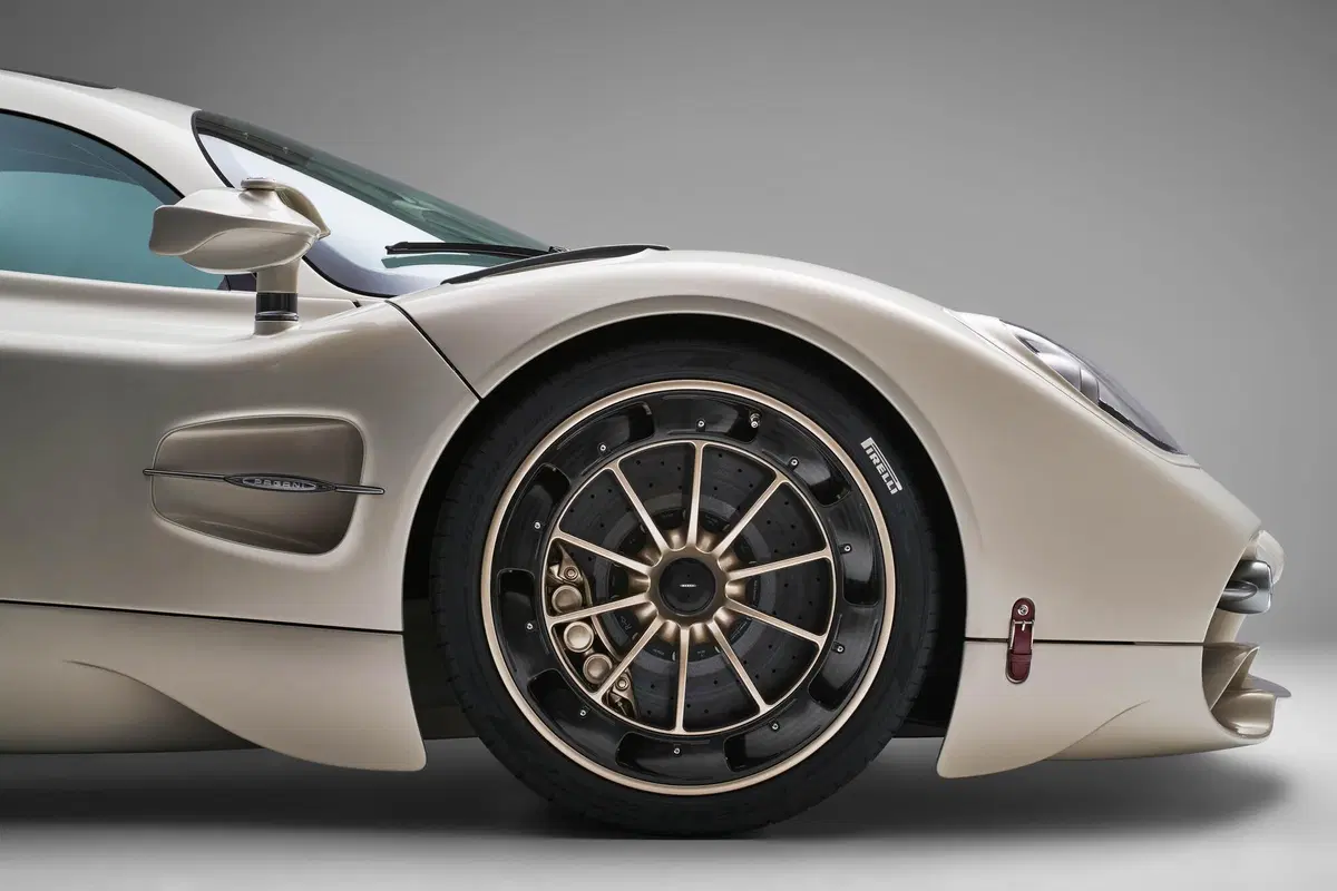 Nuova Pagani Utopia: V12 in purezza, non ha eguali   (6)