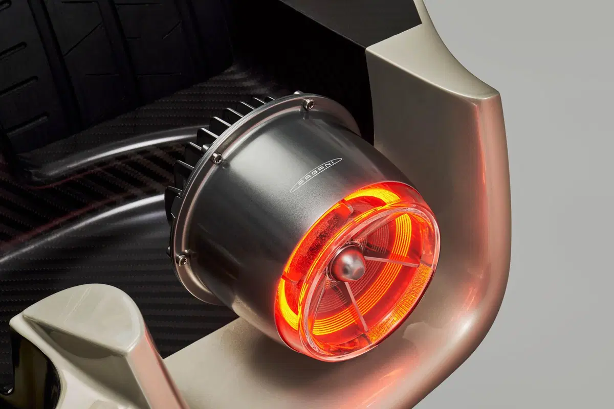 Nuova Pagani Utopia: V12 in purezza, non ha eguali   (20)