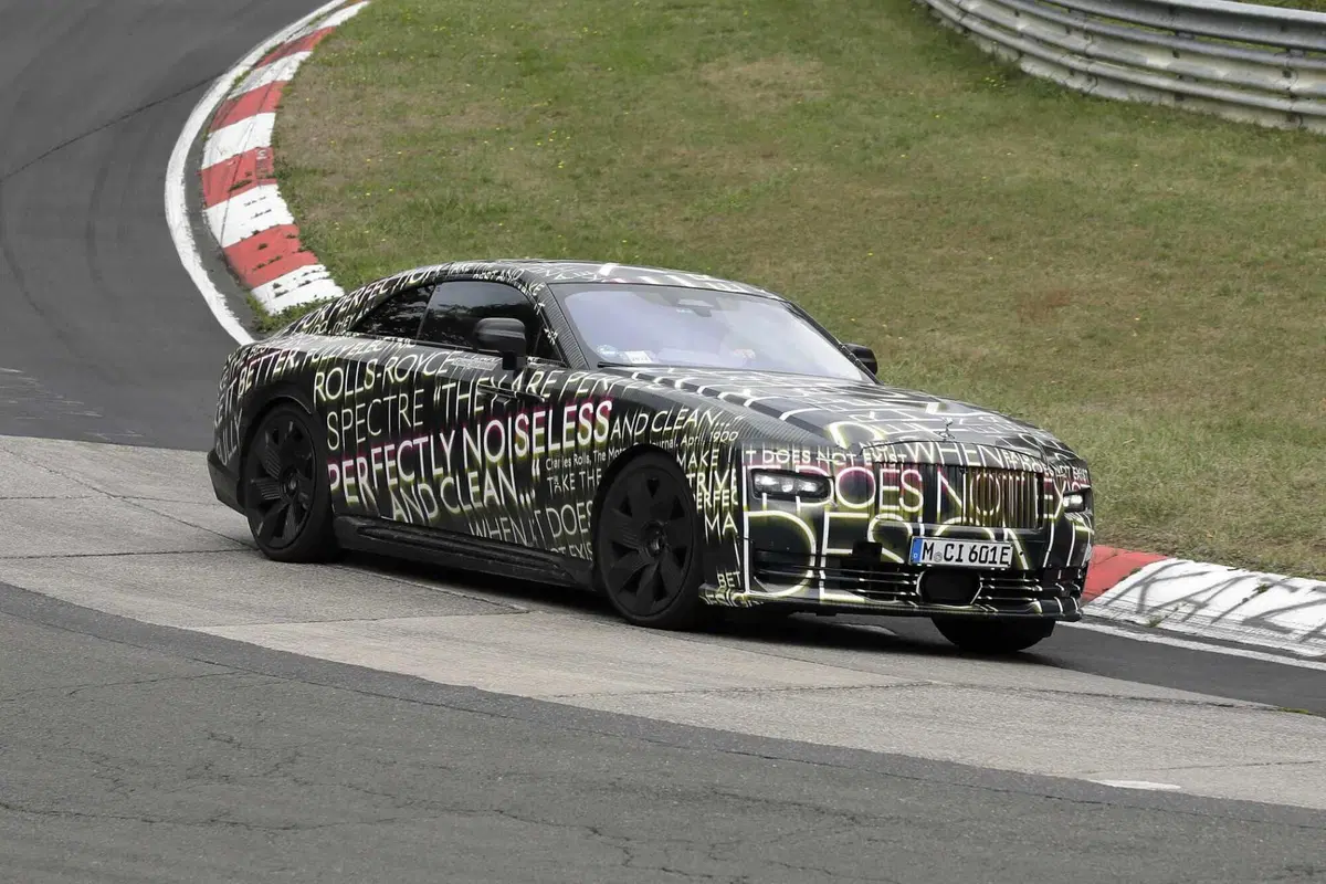  Rolls-Royce Spectre (elettrica), ecco le foto spia  (7)