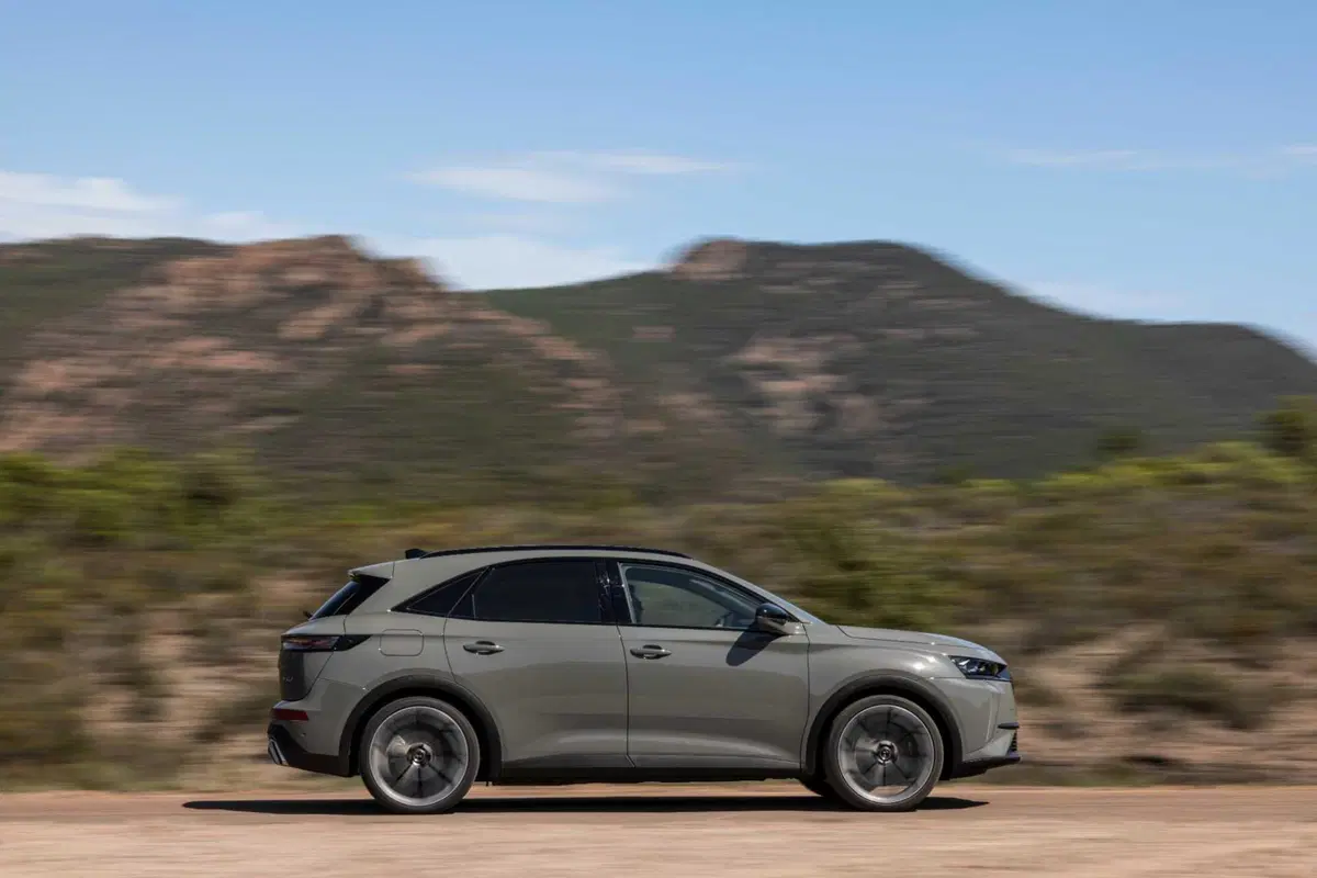 DS 7 E-Tense 4x4 360: ammiraglia parigina che sfida le tedesche. Prova su strada (5)