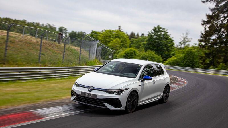 Volkswagen Golf R 20: prezzi, allestimenti e caratteristiche tecniche