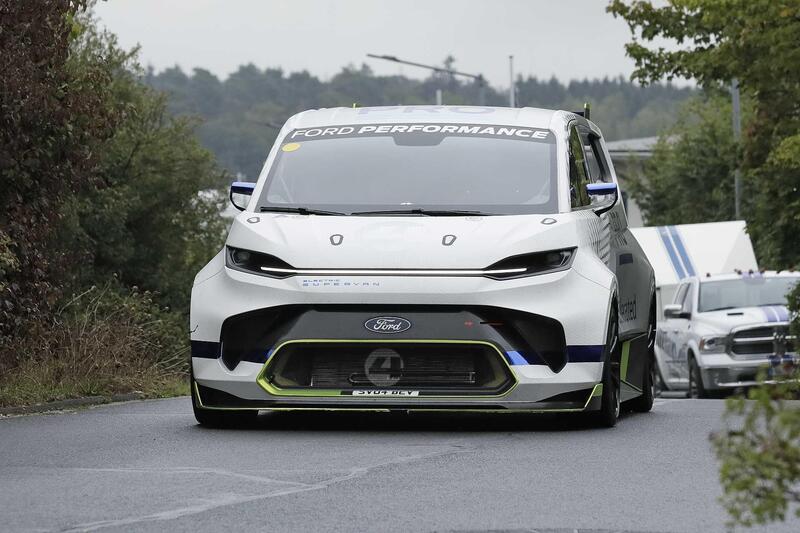 Ford Pro Electric Super Van, ecco le foto spia del Van sportivo