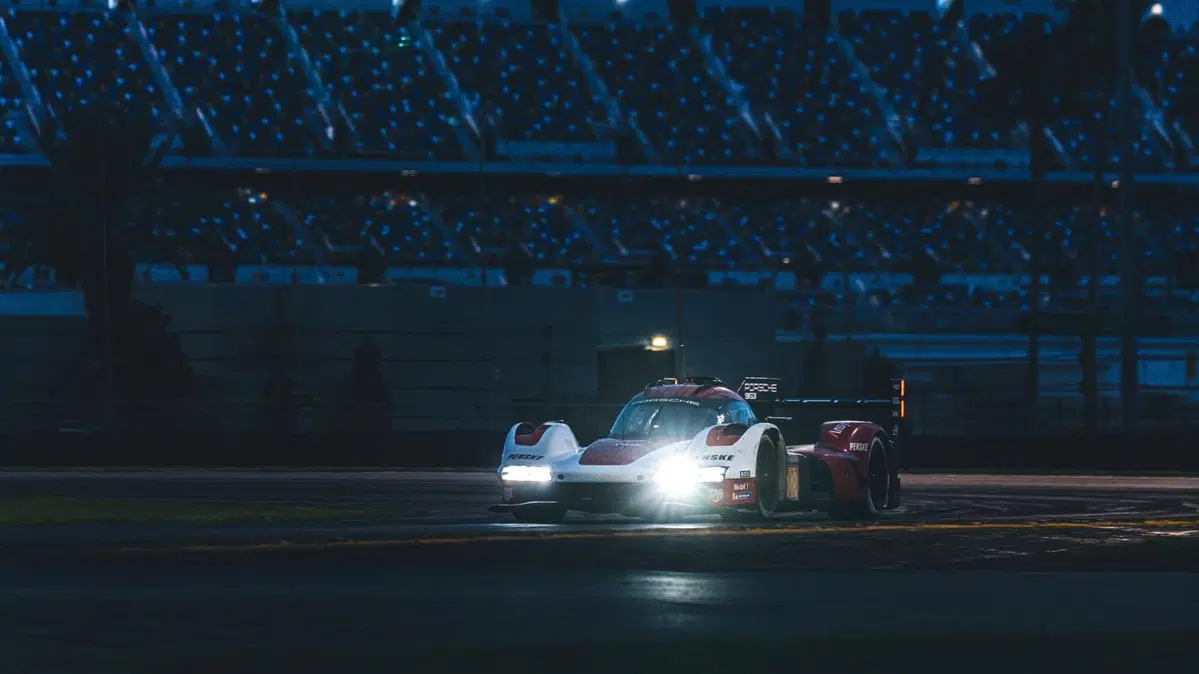 La Porsche 963 LMDh già in pista a Daytona: 2247 km di prove (da Stoccarda a Istanbul) (9)