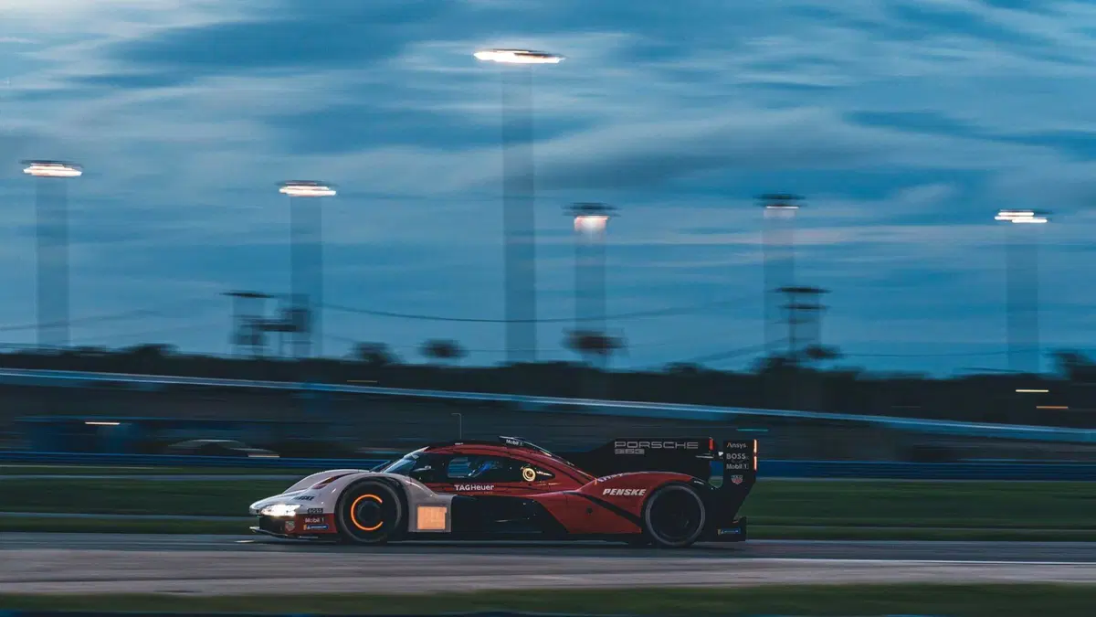 La Porsche 963 LMDh già in pista a Daytona: 2247 km di prove (da Stoccarda a Istanbul) (10)