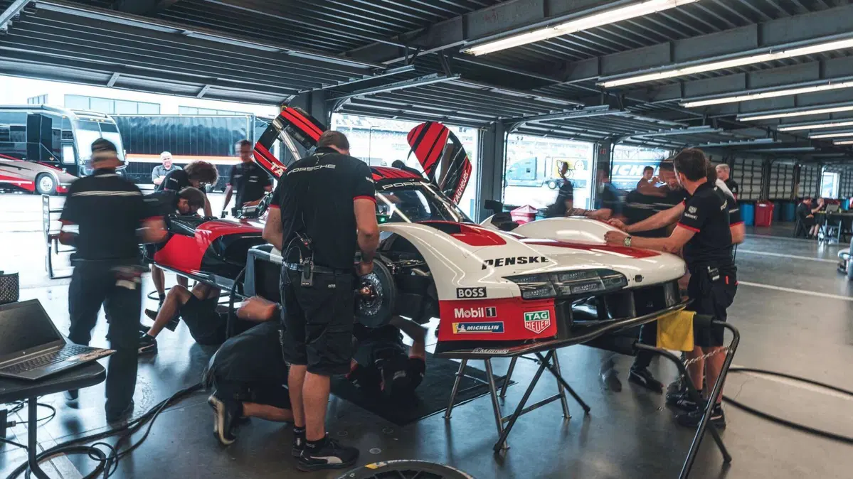 La Porsche 963 LMDh già in pista a Daytona: 2247 km di prove (da Stoccarda a Istanbul) (15)