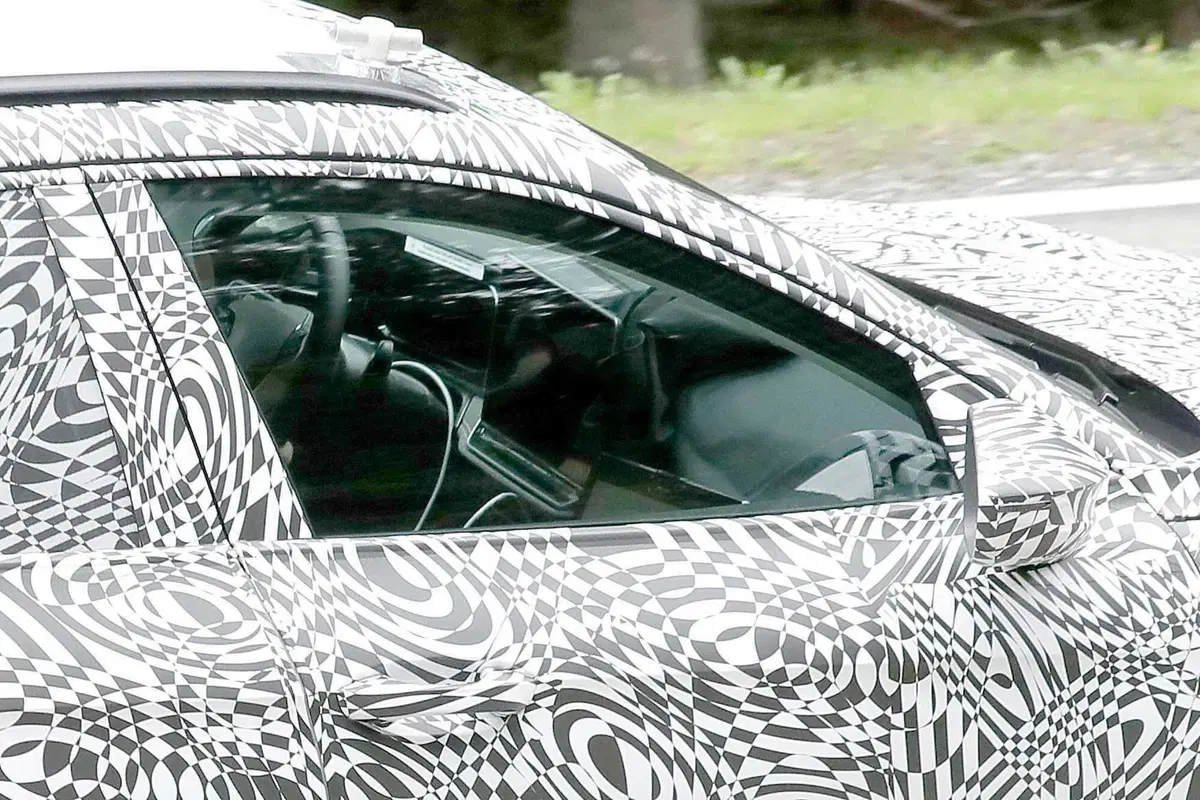 Skoda Superb 2023, ecco le foto spia (8)