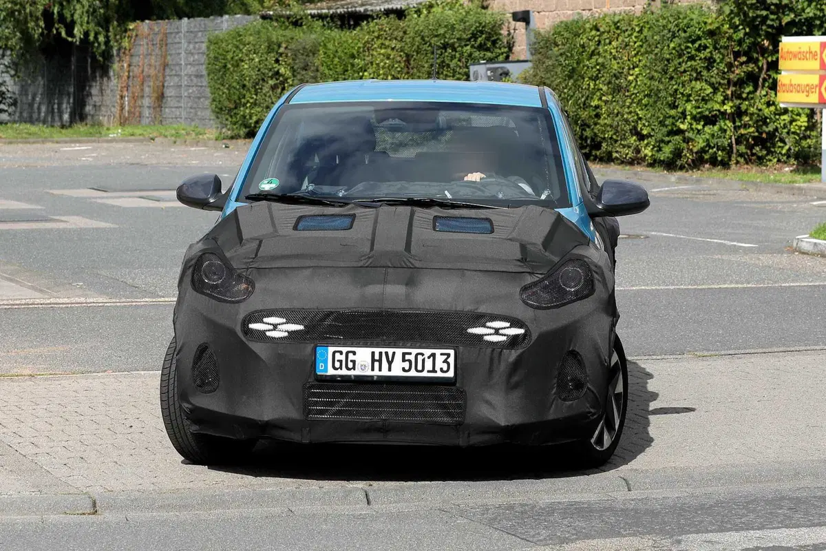 Hyundai i10 2023, ecco le foto spia del nuovo Facelift (2)